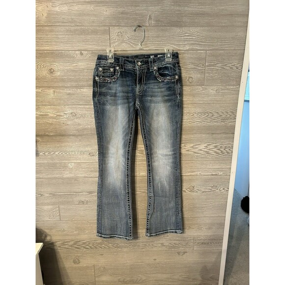 Miss Me JE8115BR Boot Women's Size 29 x 30 Flap Pockets Jeans Red White Blue Gem - Picture 3 of 9